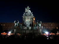 Statue @ Maria Theresien Platz